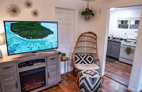 Point Loma Heights Cottage | Springtime Escape – Discounted beach cottage!