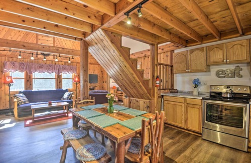 Springwater Cabin | Springwater Cabin Near Hiking, Lakes, & Vineyards