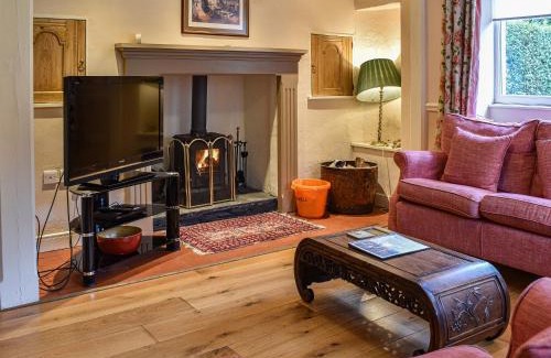 Near Sawrey House | Springwell