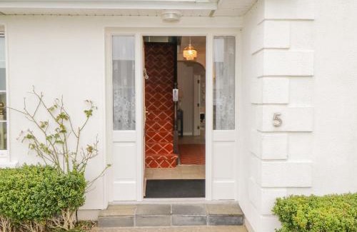Louisburgh House | Springwood Cottage