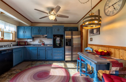 Rushville House | Spruce Haven - 5 br home on 53 acres with pond