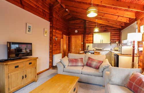 Marybank Cottage | SPRUCE LODGE, pet friendly, with a garden in Strathpeffer