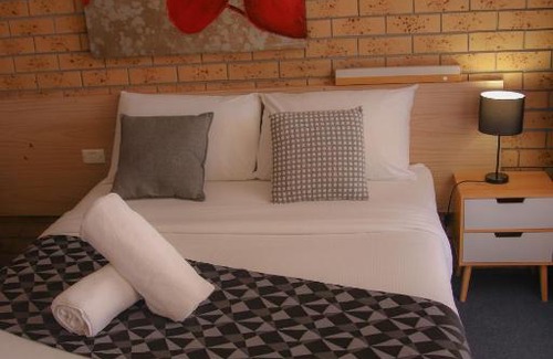 Casino Hotel | Squatters Homestead Motel