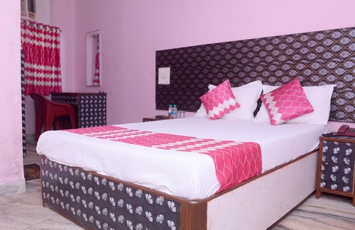 Girgaon Hotel | SRK Hotel- Grant Road