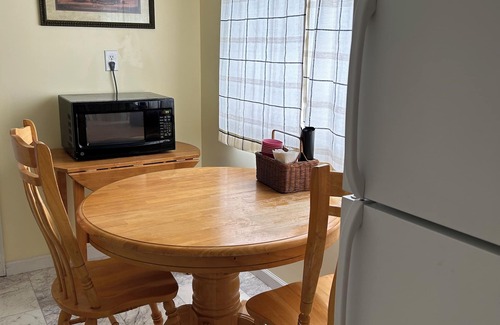 St Albans House | St Albans - Large 1 Bed 1 Bath entire home waiting for you. Quiet and Peaceful.