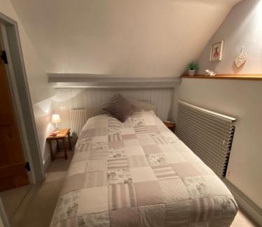 Long Melford Bed & Breakfast | St Catherines Cottage The Old Schoolhouse