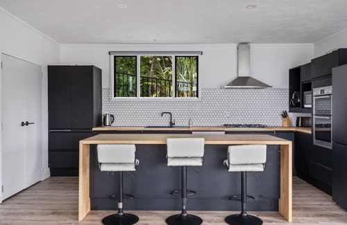 St. Clair House | St Clair Heights-Ocean views