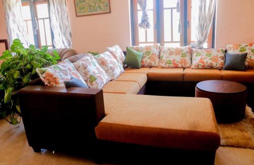 Nuwara Eliya House | St Elmo Homestay