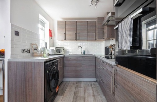 Vincent Square Condo | St James's Nest. Cute 3BR 2Bth Steps to Big Ben!