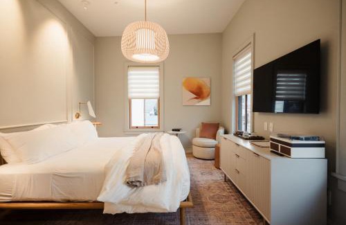 Bayfield Hotel | St. James Social