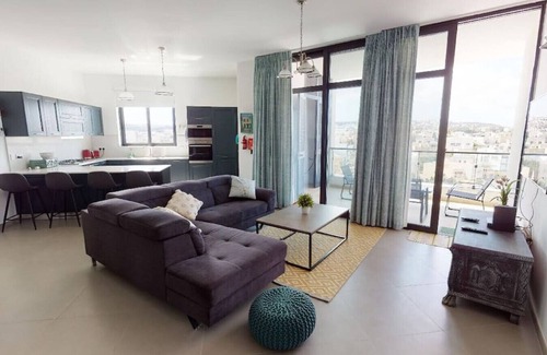 Paceville Apartment | St Julians modern 2-bedroom apartment