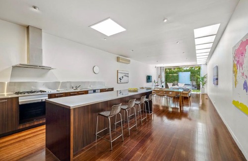 St Kilda House | St Kilda Style - Stunning 3 Bedroom House