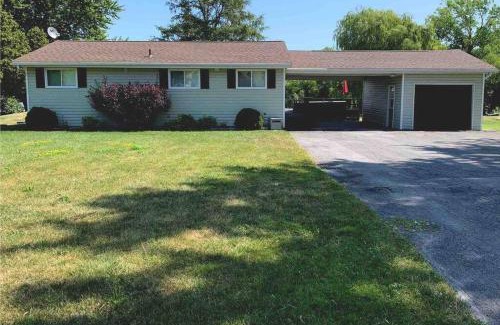 South Stormont House | St Lawrence Waterfront Home