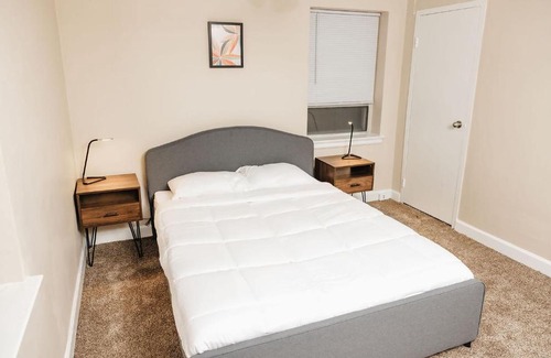 St. Louis Apartment | St Louis Perfect Getaway in a Central Location