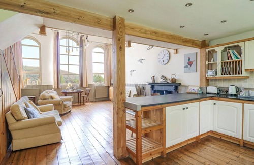 Llandrindod Wells Cottage | ST. MARKS SCHOOL HOUSE, pet friendly, with a garden in Rhayader