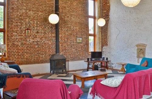 New Buckenham House | St Mary's Chapel