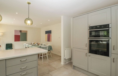 Nether Westcote Cottage | ST. MARY'S HOUSE, pet friendly in Bourton-On-The-Water
