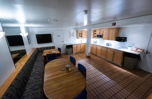 West End Hotel | St. Moritz Lodge & Condominiums