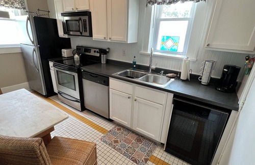 Crescent Lake Apartment | St Pete's Melrose Place - Two Bedroom - Great Location