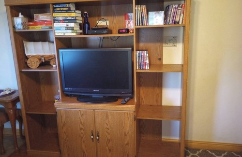 Saint Rose Apartment | St Rose Log Cabin apartment near Airport
