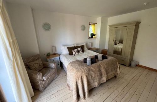 Lasswade House | Stable Cottage by Roslin Glen