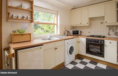 Ayr House | Stable cottage by the Sea and town of Ayr