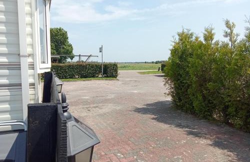 Earnewald Other | Stacaravan aan het water 2
