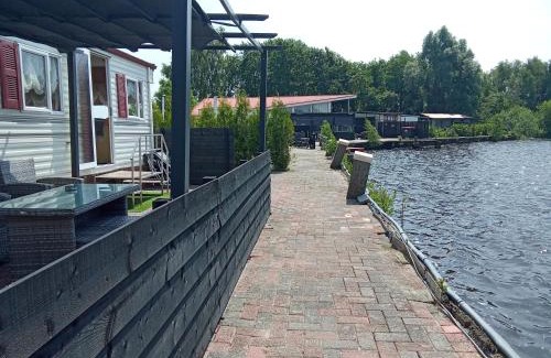 Earnewald Other | Stacaravan aan het water 2