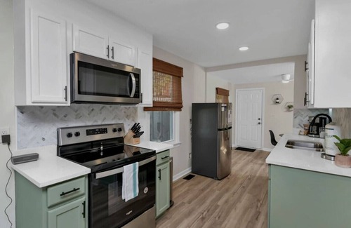 Rosewood House | Stadium View Stay | 2BR 1 BA in Rosewood