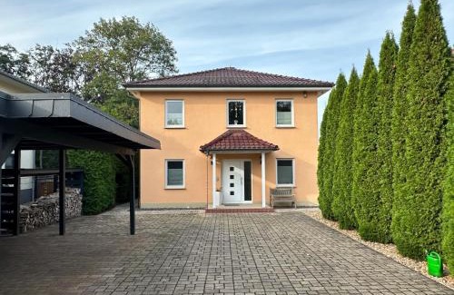 Portitz Villa | Stadtvilla in Leipzig 7 Personen 3 Schlafzimmer 2 Bäder Garten und Terrasse zentral gelegen Messe Innenstadt Seen