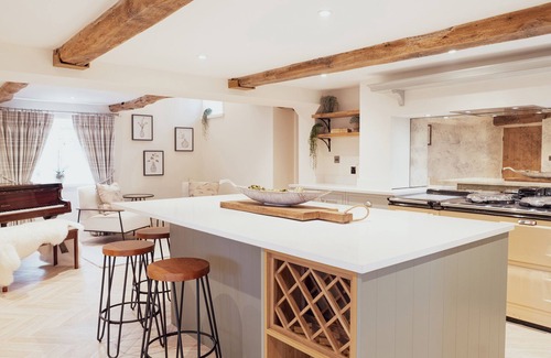Sutton Cottage | STAG COTTAGE, family friendly in Sutton Near Macclesfield