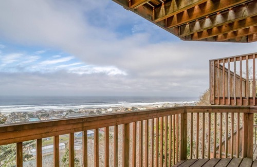 Rockaway Beach House | Stairway to Heaven at Rockaway