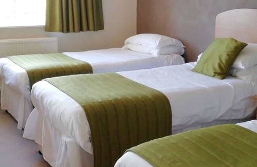 Dolphin Hotel | Stamford Gate Hotel