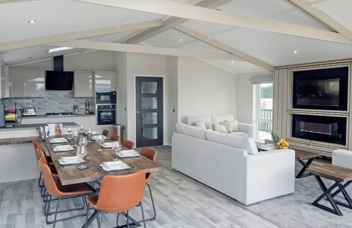 Carlton-in-Cleveland Cottage | Stan Hollis Lodge - UKC4063
