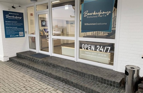 Breitscheid House | Standard double room, shower WC - Boardinghouse Breitscheid
