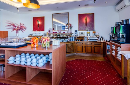Strick Apartment | Standard double room facing the street