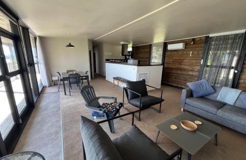Stanmore Bay House | Stanmore Bay Log Cabin - short walk to beach
