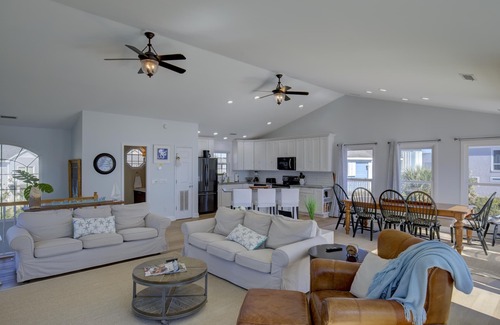 Village of Stump Sound House | Star Struck- Oceanfront B/Pool/Steps from the Beach!
