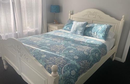 Summerland Point House | Starfish Cottage