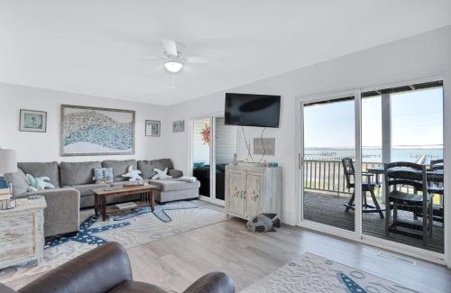 Chincoteague House | Starfish on the Channel - New waterfront townhome with golf cart!