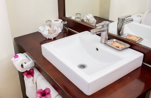 Plymouth Hotel | Starfish Tobago Resort