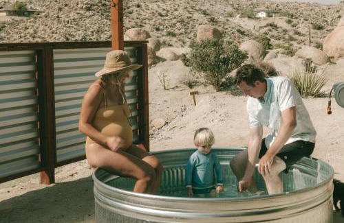 Yucca Valley House | Stargazer Cove FirePit, HotTub, Grill, Cowboy Tub