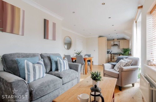 Newbury Apartment | StarHost Residences - Smart 2 bedroom apartment