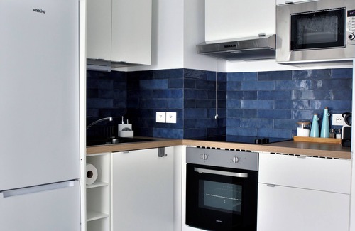 Les Puces de Saint-Ouen Apartment | Starred in SO/JO: free metro pass