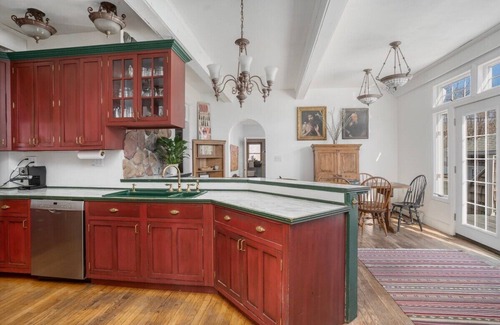 Groton House | Stately Family Home on the Water Near Mystic