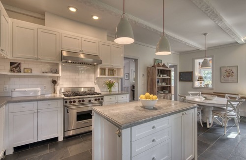 Southold House | STATELY, PEACEFUL & TASTEFUL WITH SPARKLING POOL