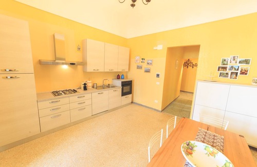 Vasto House | Stately residence in the center, with garden