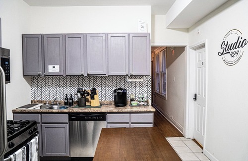 Pulaski Park Hotel | Stay 424 Hostel