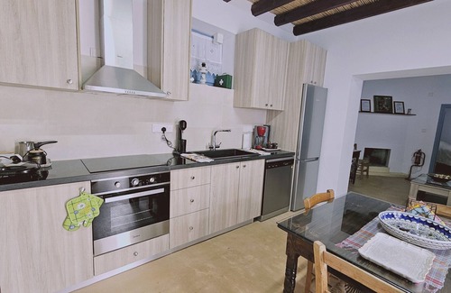Droushia Ski Chalet | STAY Akoni House
