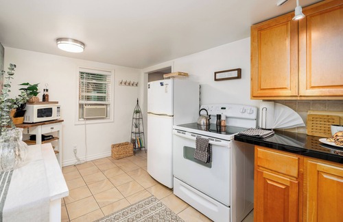 North Rose Hill Cottage | Stay at Lake Forbes Cottage, Your Home Away from Home